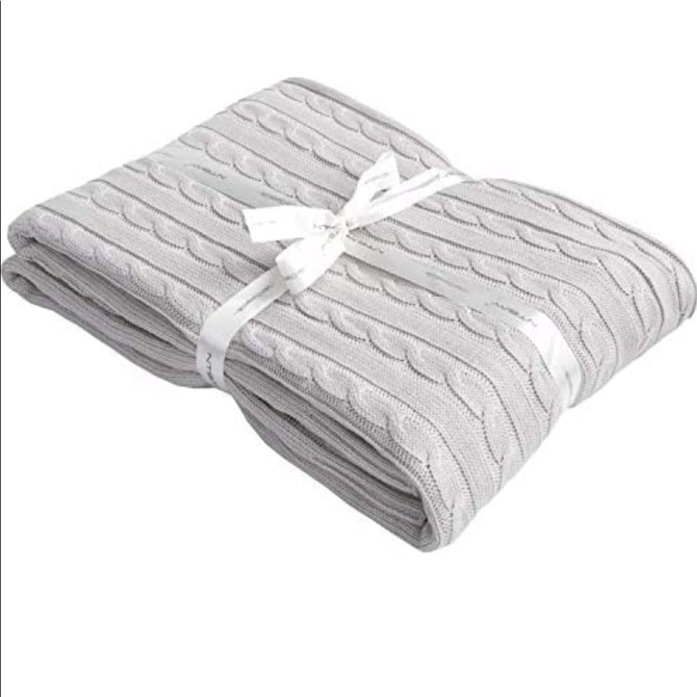 Light Grey Knitted Throw Blanket